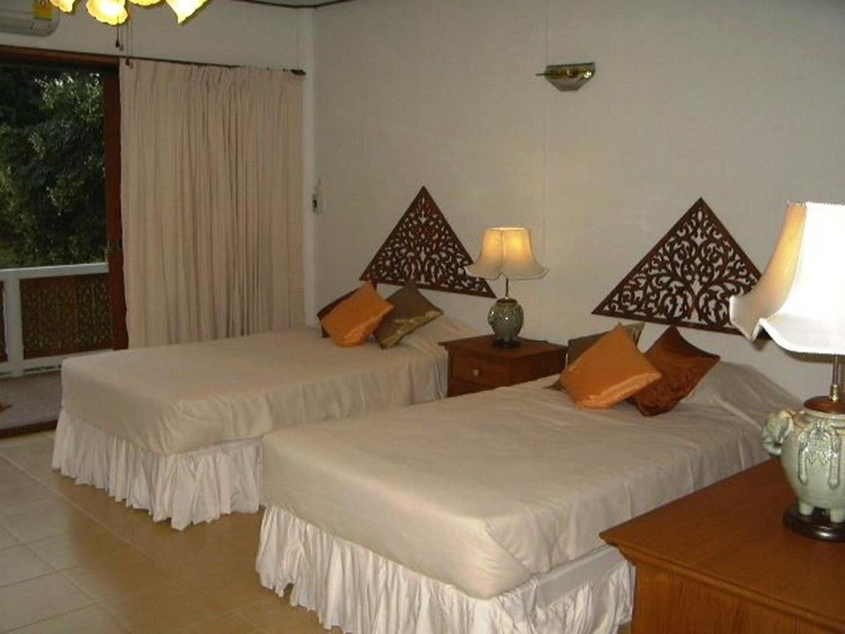 Ruen Thai Rim Haad Thang Kwian Exterior foto
