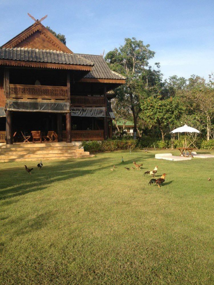 Ruen Thai Rim Haad Thang Kwian Exterior foto